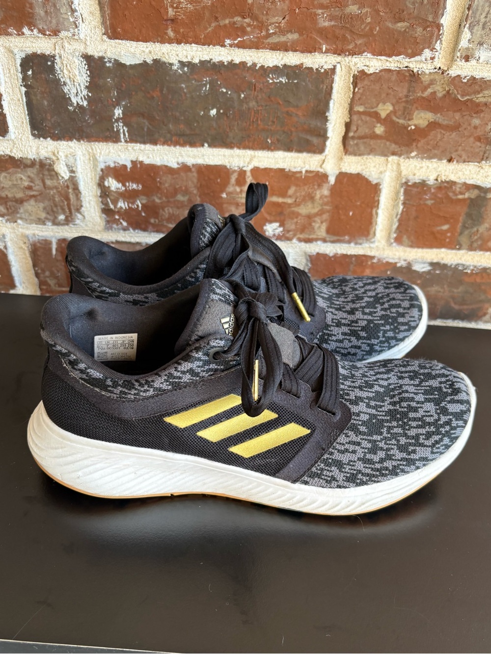 adidas Edge Lux 3 Black Gold Athletic Shoes Size 8.5